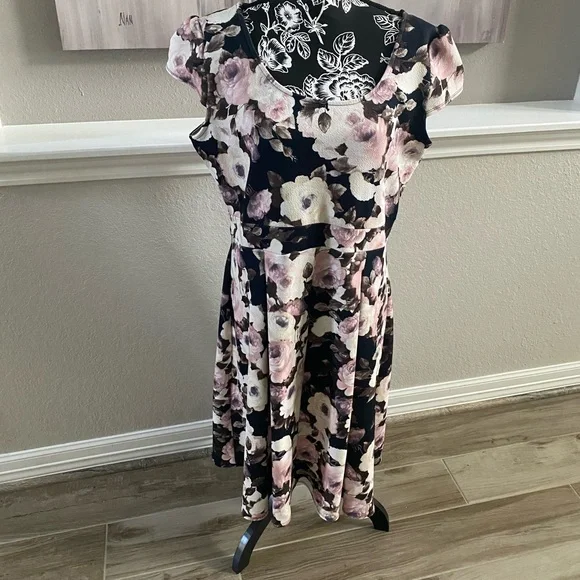 Dresses | Lovely Summer Dress Very Soft Stretch Fabric | Poshmark